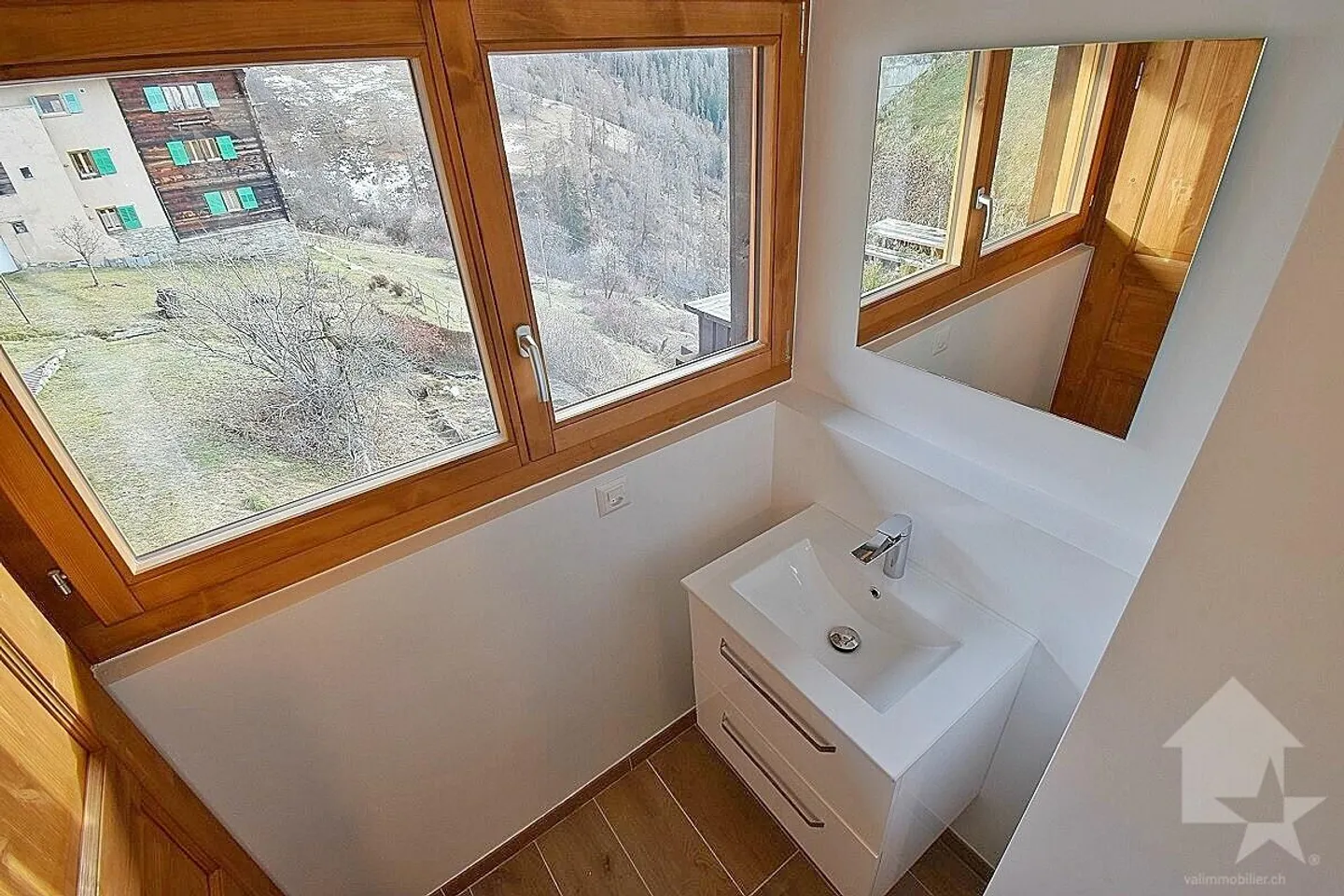 Beautiful 3.5-room apartment, completely renovated in 2024 - Photo 9 of 11