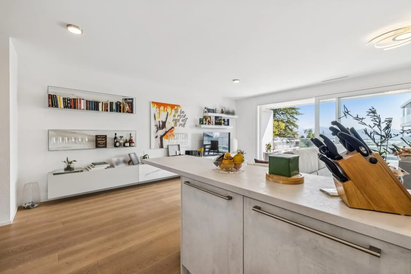 Magnifico appartamento Minergie con grande terrazza di 42 m² con vista lago - Foto 5 di 10