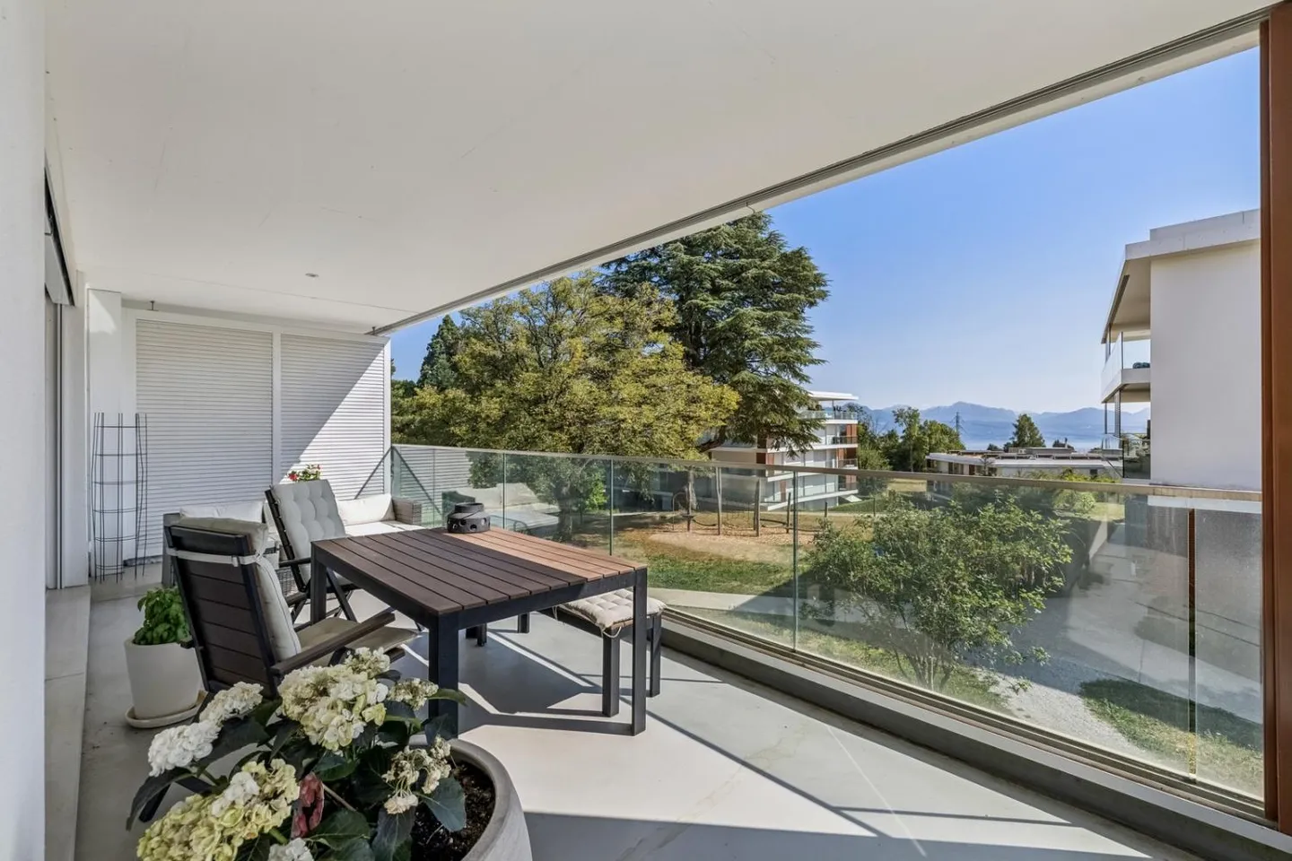 Magnifico appartamento Minergie con grande terrazza di 42 m² con vista lago - Foto 4 di 10