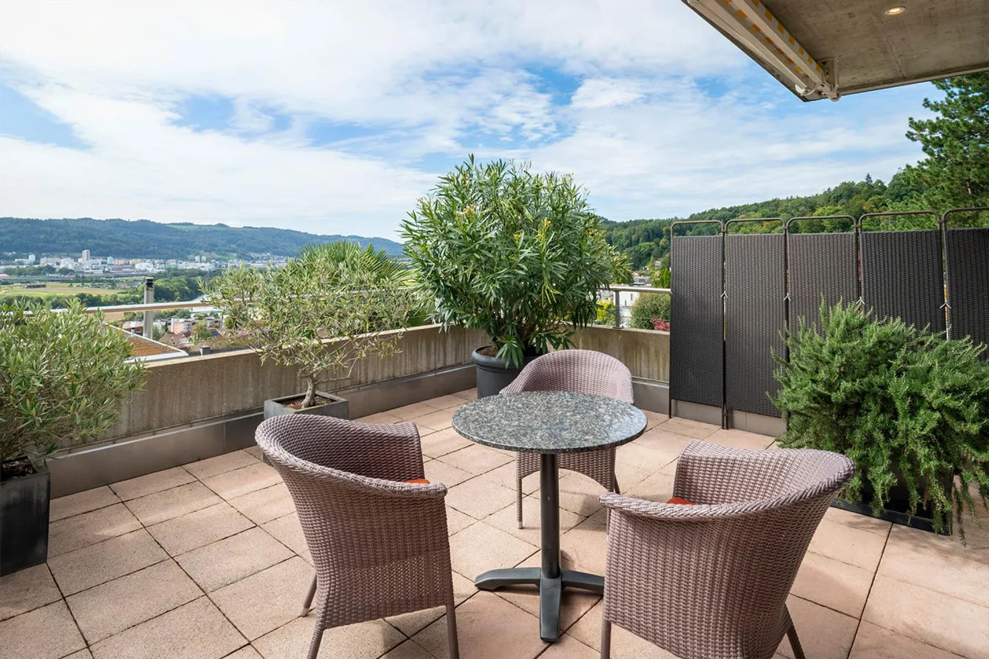 Traumhafte Attika mit Terrasse - Foto 6 von 16