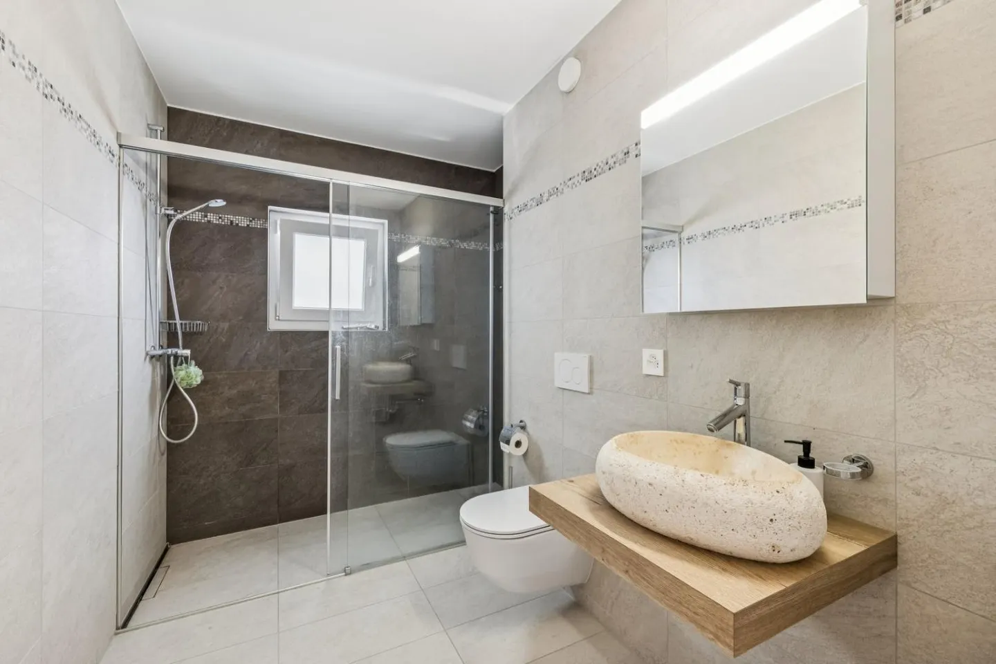 Magnifico appartamento Minergie con grande terrazza di 42 m² con vista lago - Foto 10 di 10
