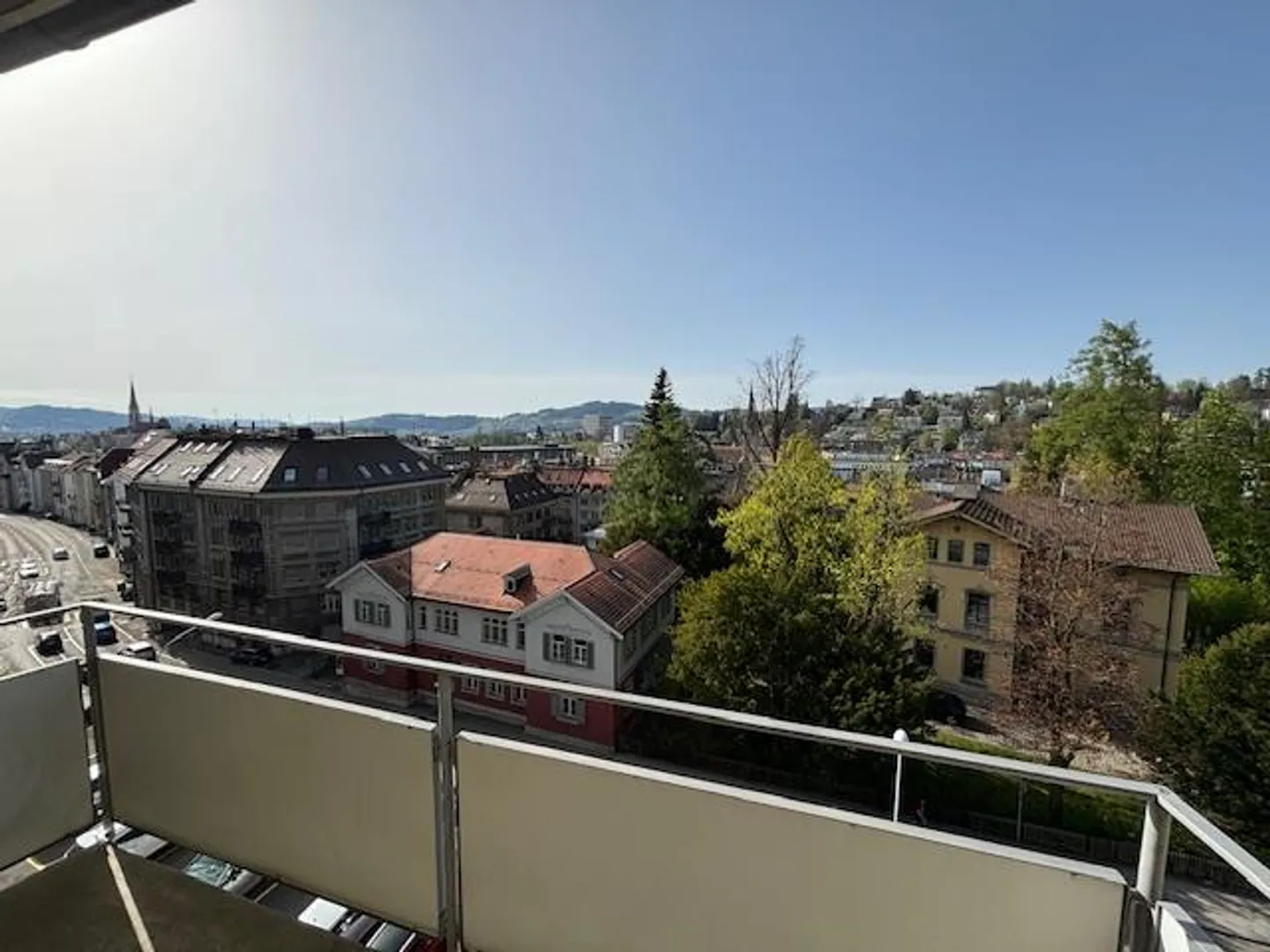 Appartement 3.5 pièces avec beaucoup de charme - Photo 3 sur 9