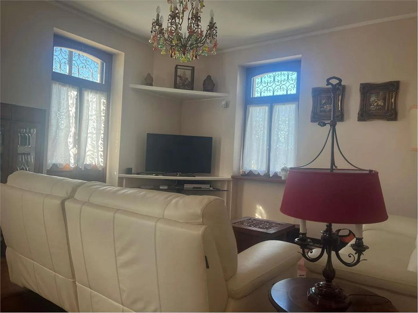 Stunning villa with swimming pool in Balerna - Photo 11 of 13