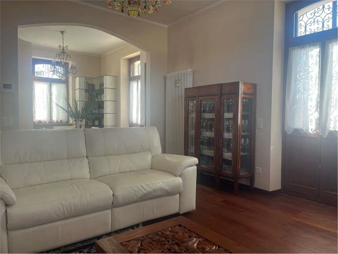 Stunning villa with swimming pool in Balerna - Photo 12 of 13