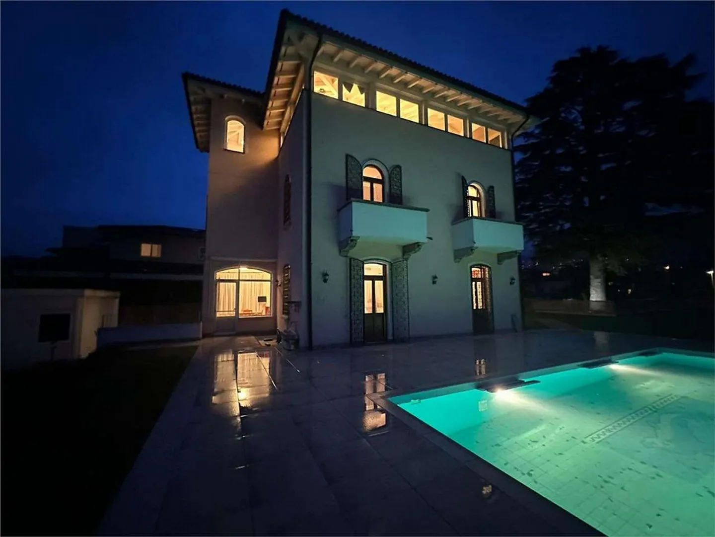 Stunning villa with swimming pool in Balerna - Photo 4 of 13