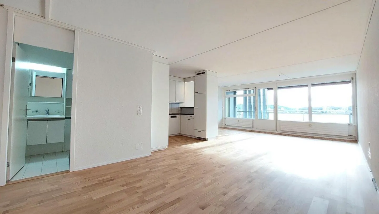 4.5-ZW at 93 m² on the 6th floor - Photo 5 of 10