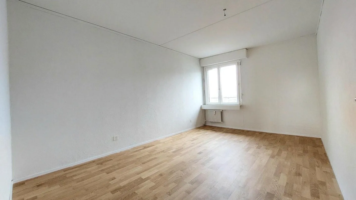 4.5-ZW at 93 m² on the 6th floor - Photo 6 of 10