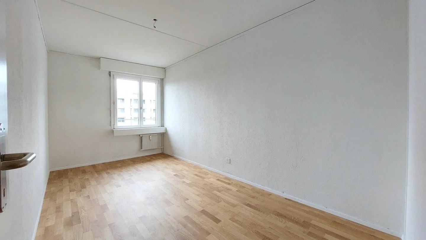 4.5-ZW at 93 m² on the 6th floor - Photo 7 of 10