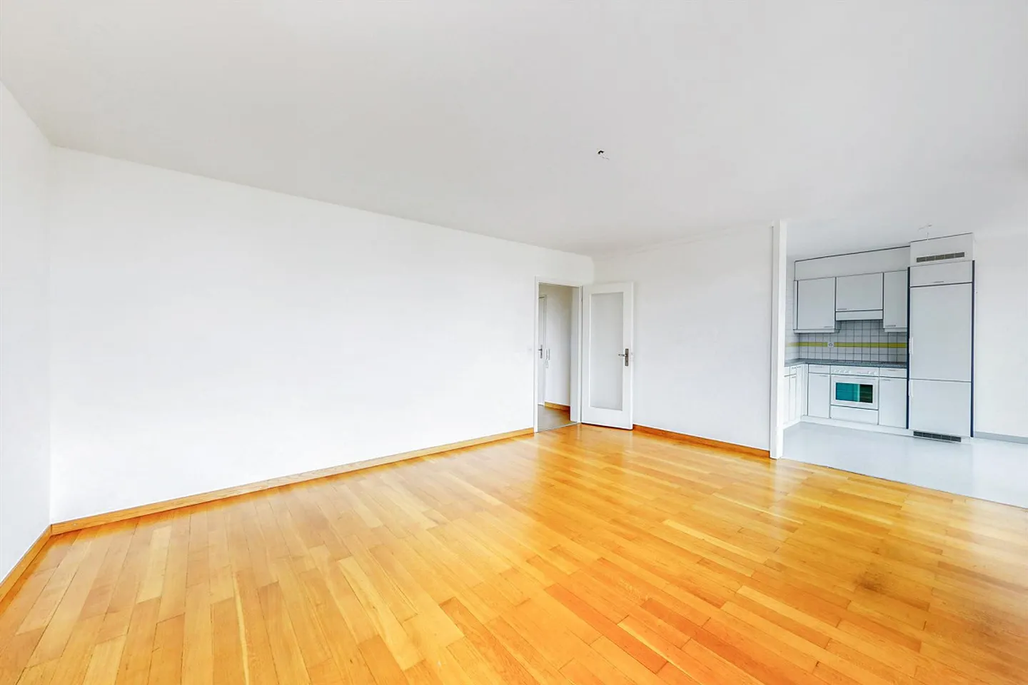 Grande appartement de 3 pièces avec vue magnifique - Photo 4 sur 8