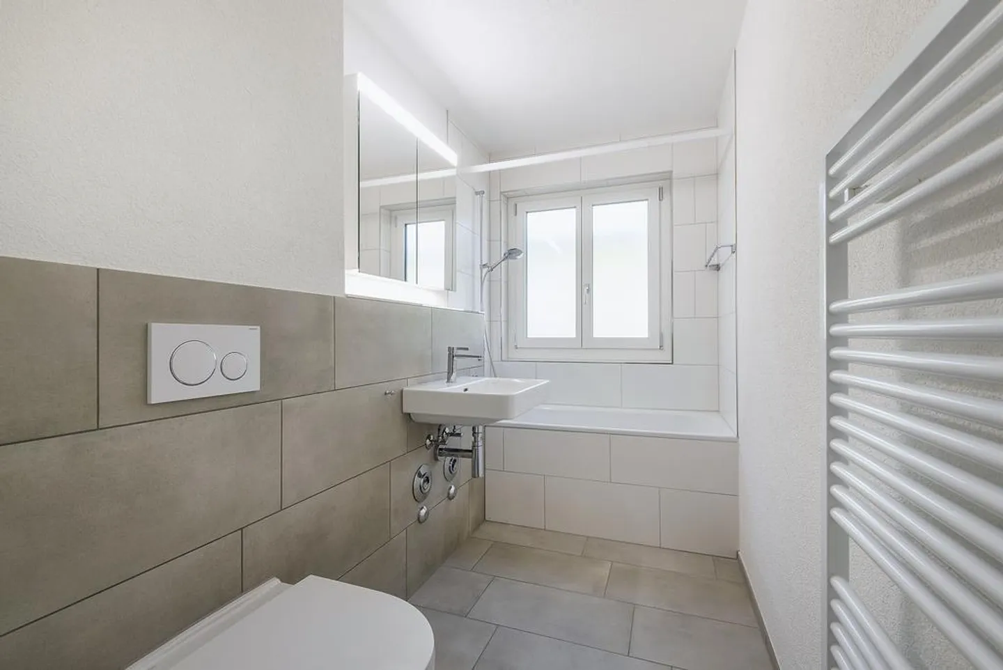 Frisch sanierte 4-Zimmerwohnung mit Sitzplatz und Waschturm - Foto 2 von 7