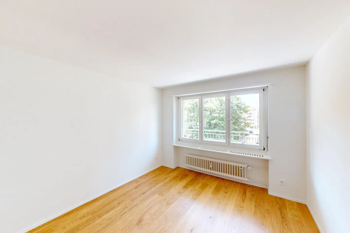 Modern city apartment with spacious courtyard - Photo 7 of 13