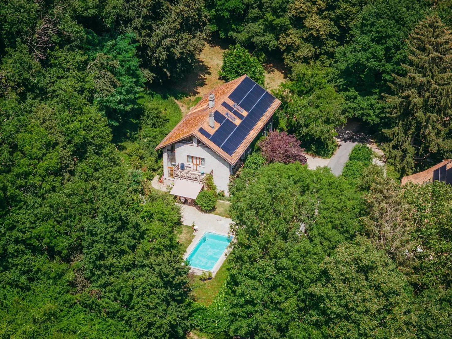 Unique architecture and panoramic view of Lake Geneva. - Photo 3 of 13