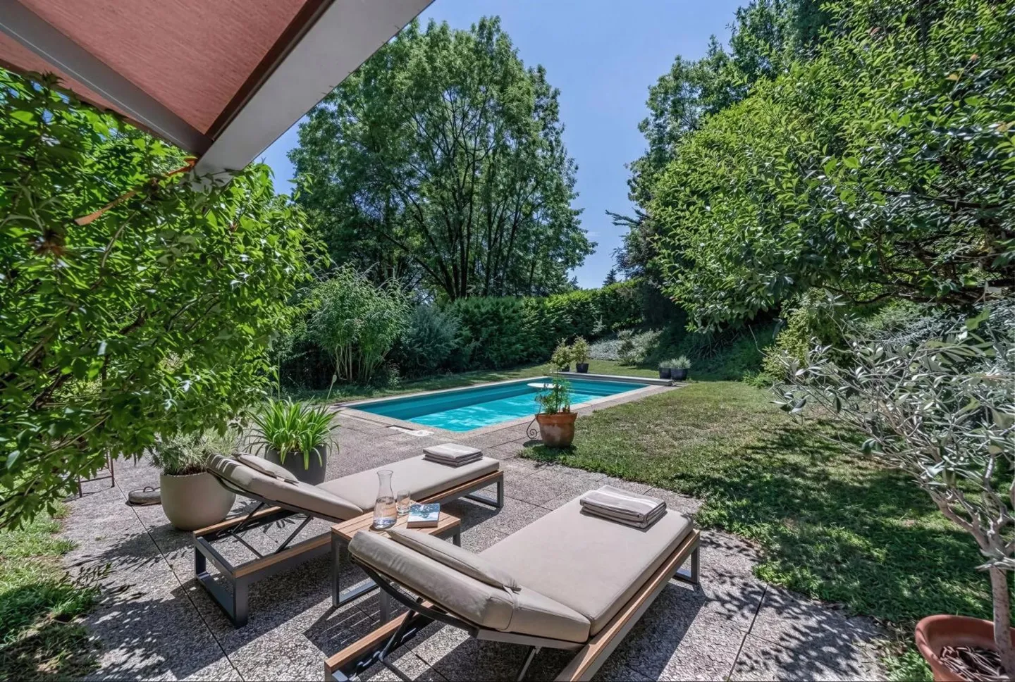 Unique architecture and panoramic view of Lake Geneva. - Photo 13 of 13