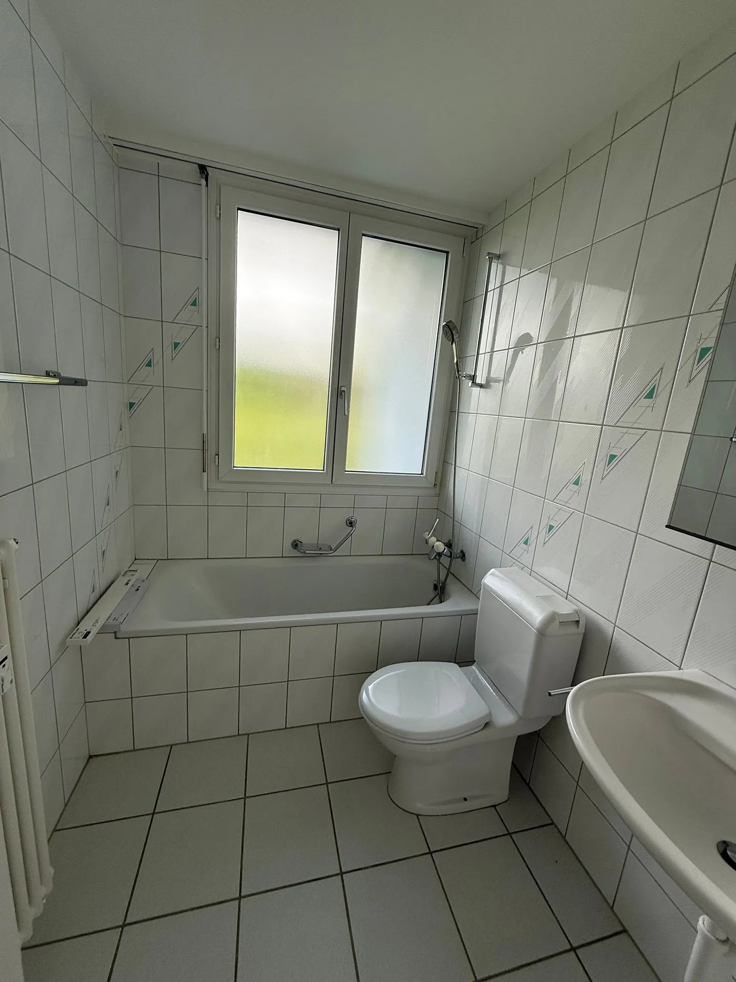 Appartamento affascinante con 2 camere e patio - Foto 15 di 17