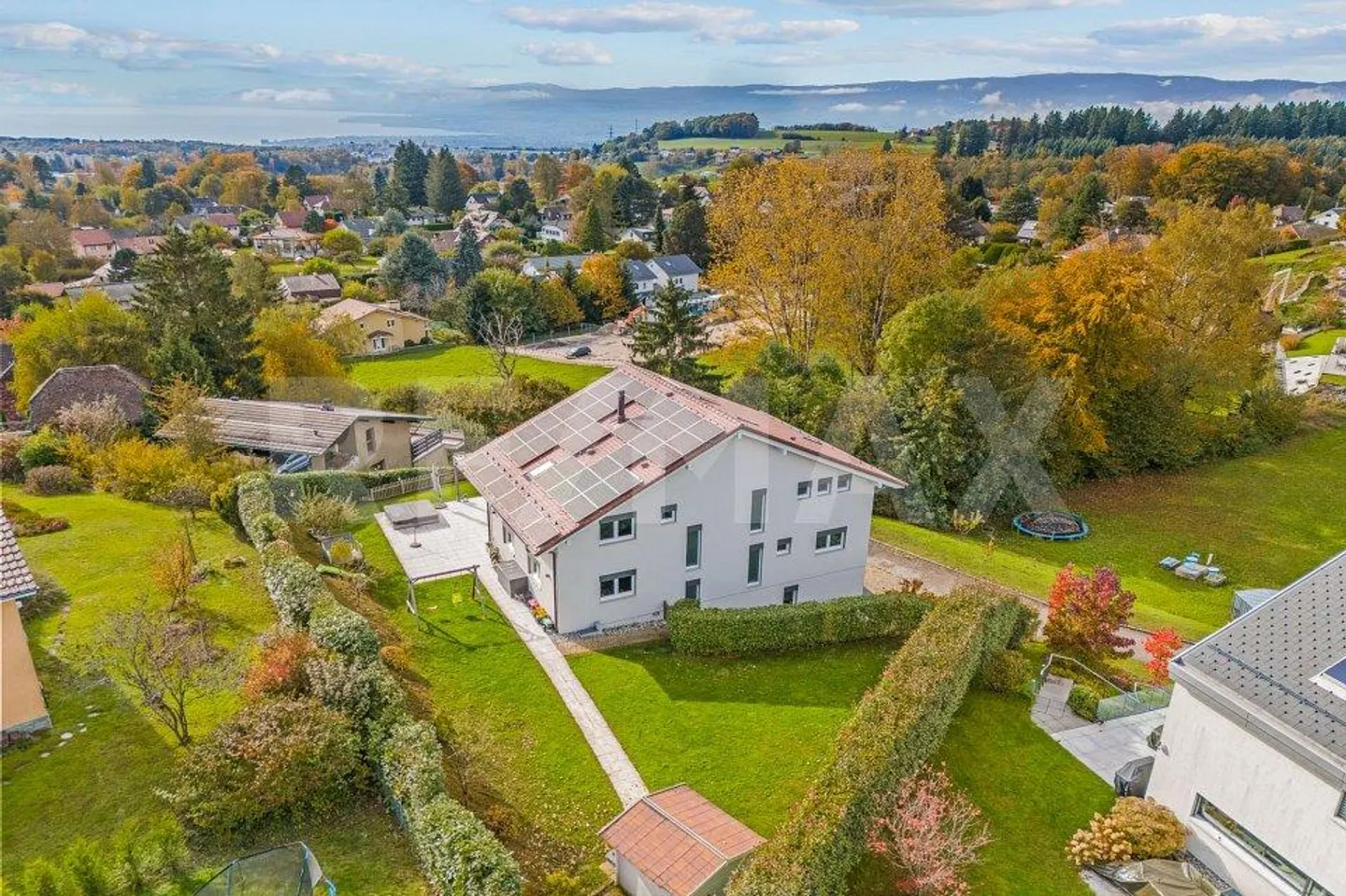 9-Zimmer-Haus - Foto 1 von 13