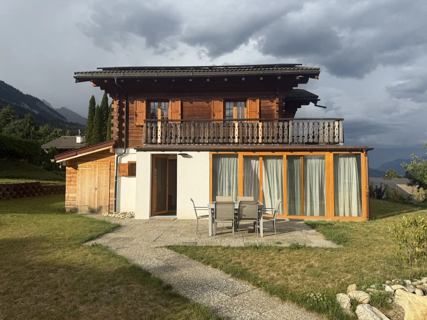 Chalet Charmant avec Jardin - Photo 1 sur 14