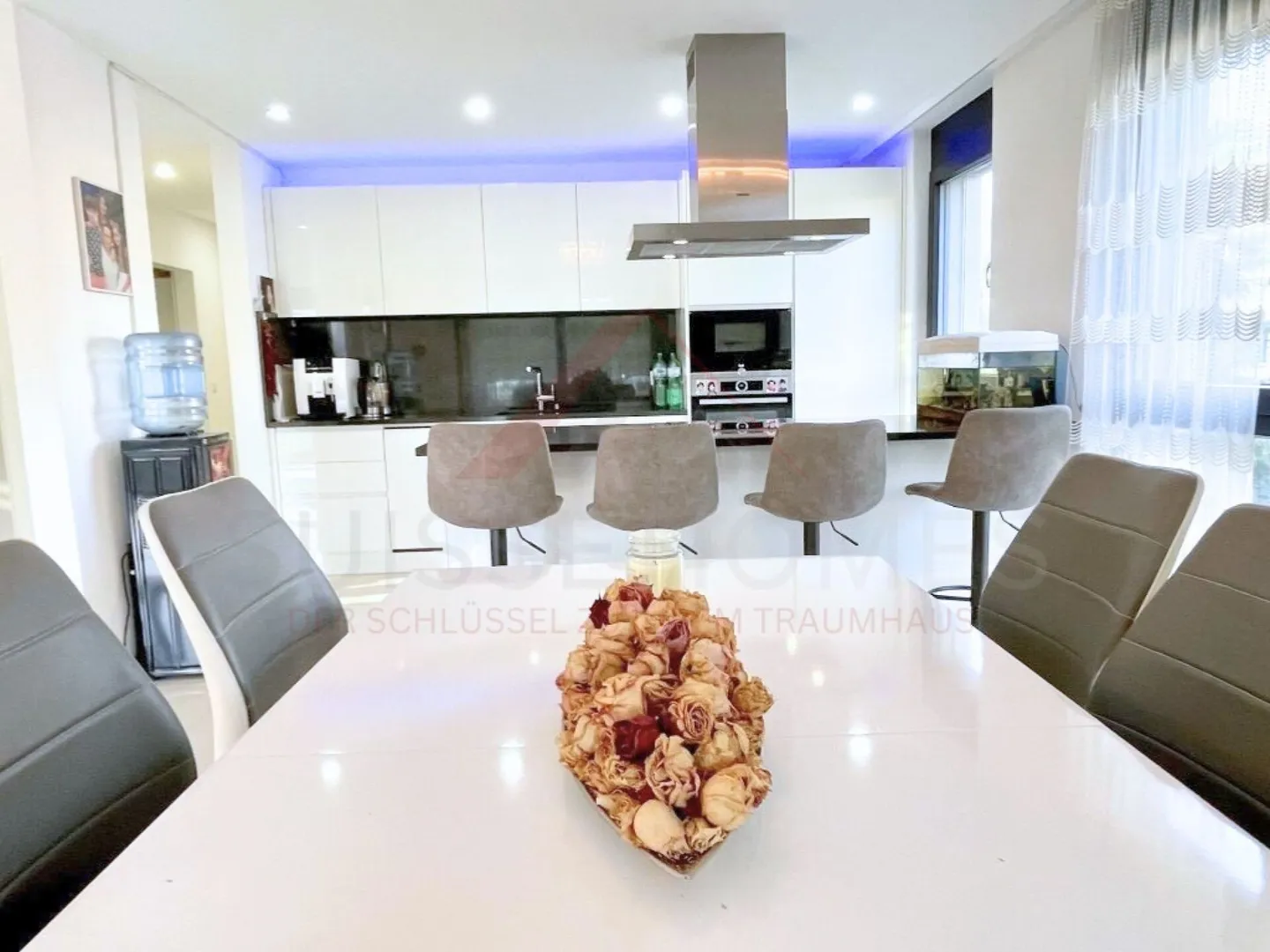 Appartamento confortevole di 4,5 stanze con grande balcone e ascensore - ideale per famiglie e anziani - Foto 6 di 16