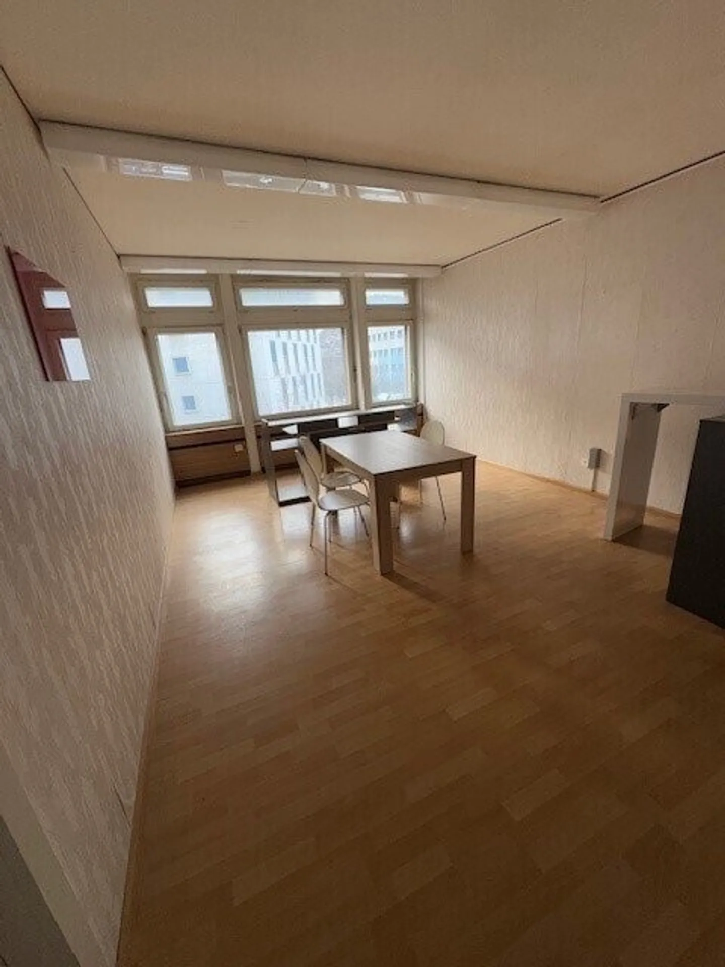 Office space for rent - Photo 2 of 3