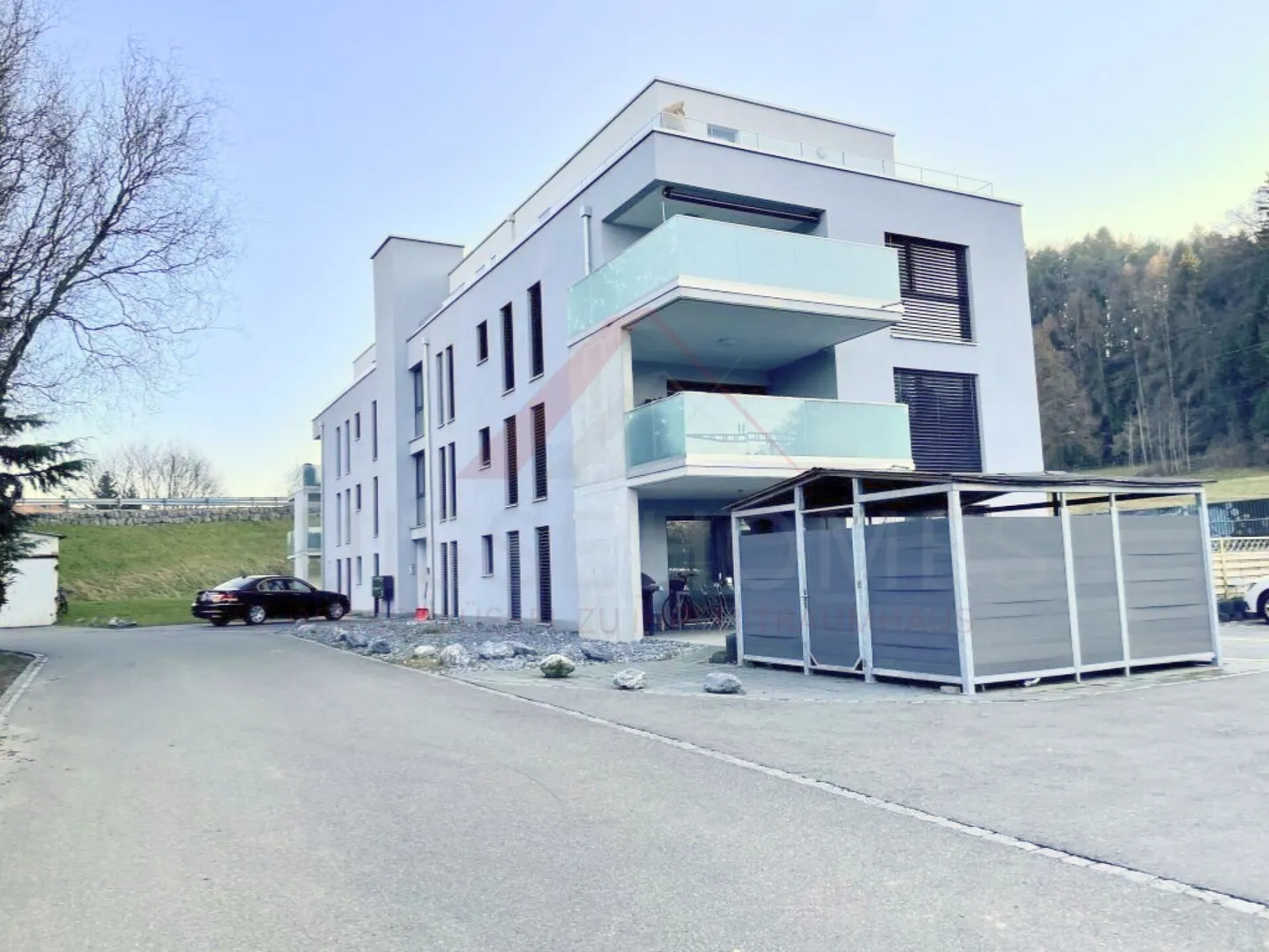 Appartamento confortevole di 4,5 stanze con grande balcone e ascensore - ideale per famiglie e anziani - Foto 13 di 16