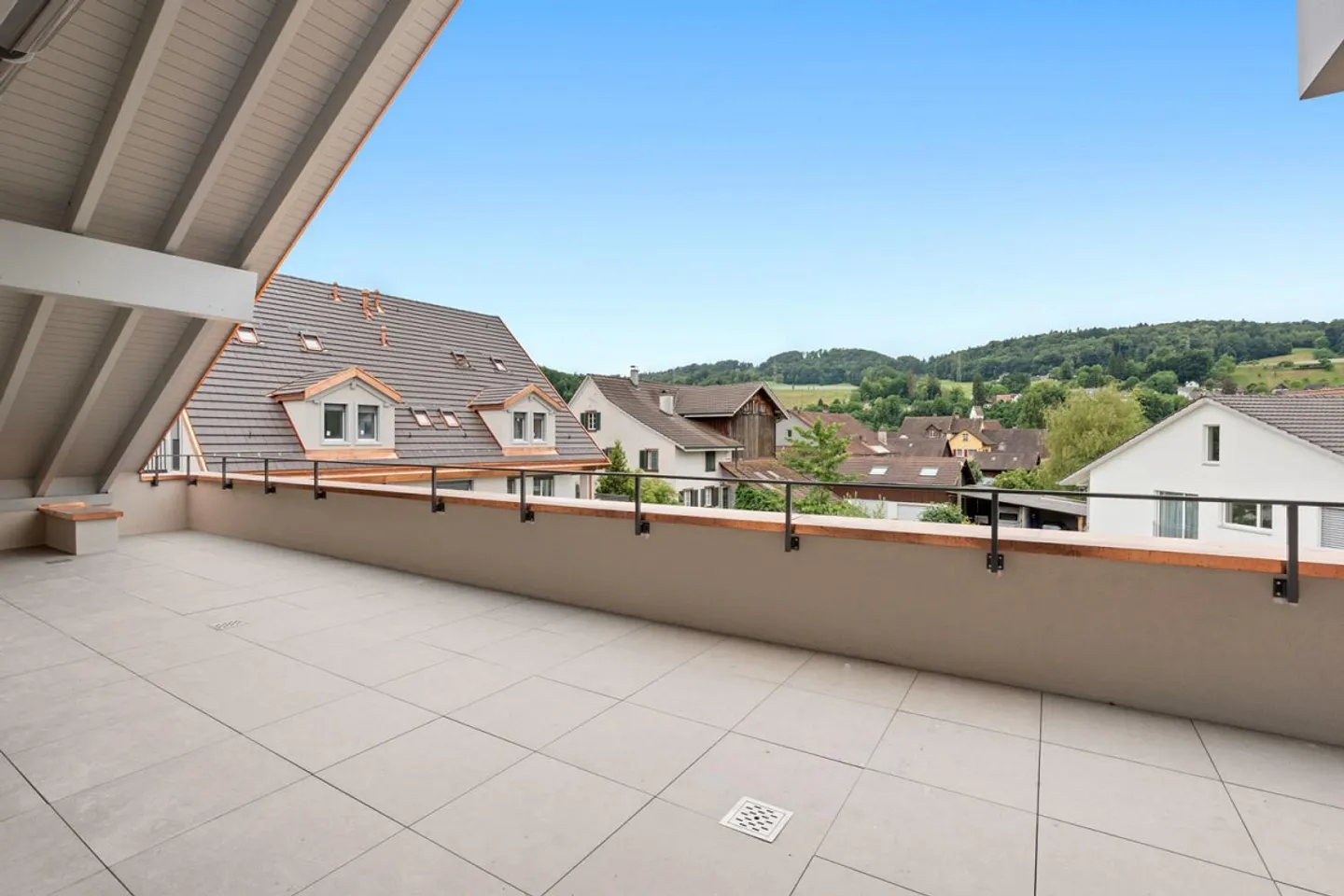 Prima occupazione: appartamento attico esclusivo con enorme balcone e camino - Foto 18 di 28