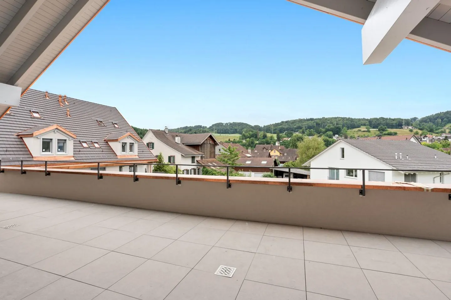 Prima occupazione: appartamento attico esclusivo con enorme balcone e camino - Foto 19 di 28