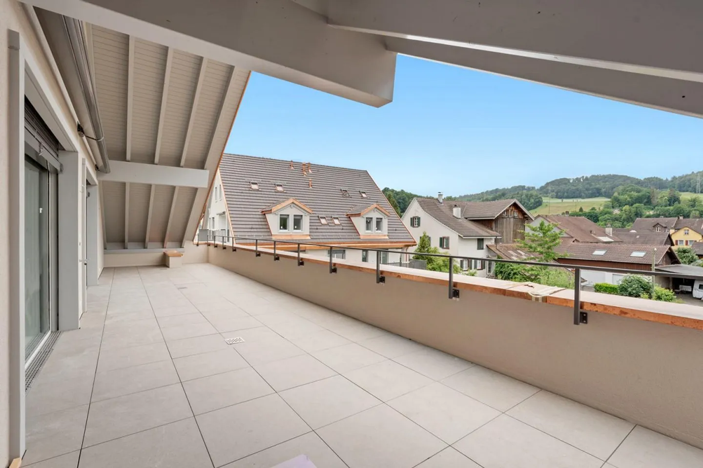 Prima occupazione: appartamento attico esclusivo con enorme balcone e camino - Foto 20 di 28