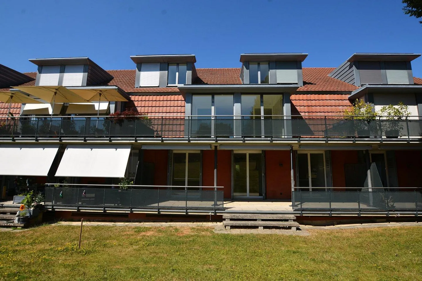 Appartements de jardin 3,5 pièces - beaucoup de vie privée et jardin exclusif... - Photo 1 sur 13