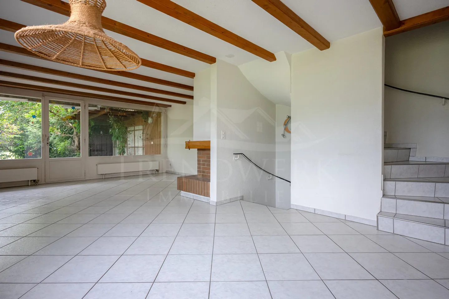 5-room corner townhouse with unobstructed view in Toffen No. 102 - Photo 3 of 11