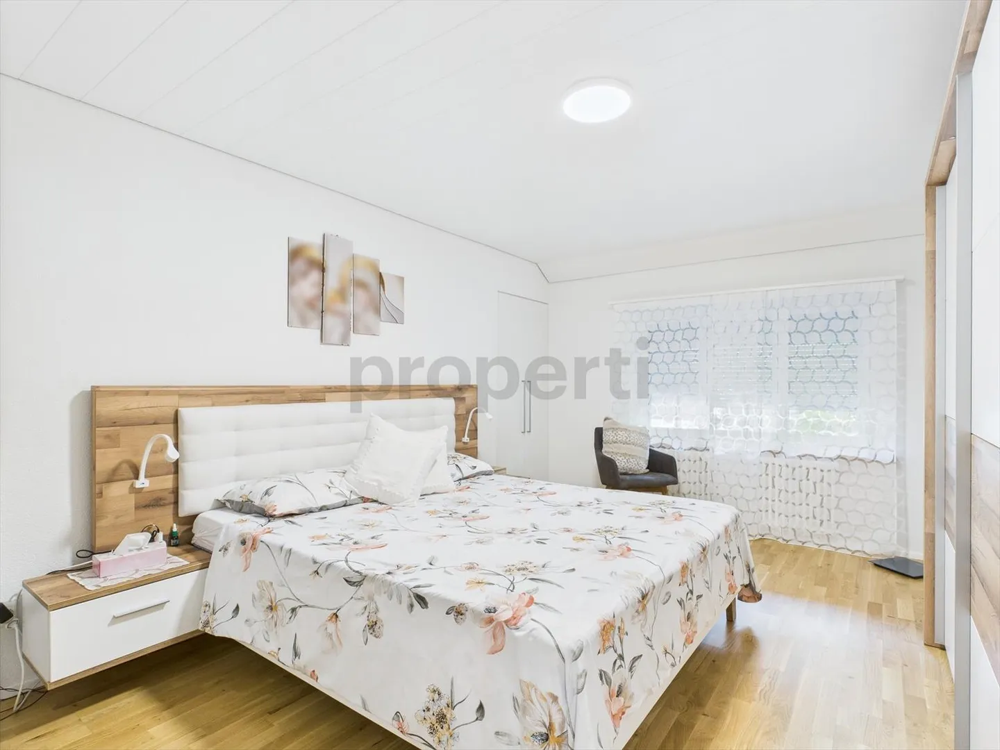 Helle und geräumige 4-Zimmerwohnung in 2-Familienhaus - Foto 4 von 12