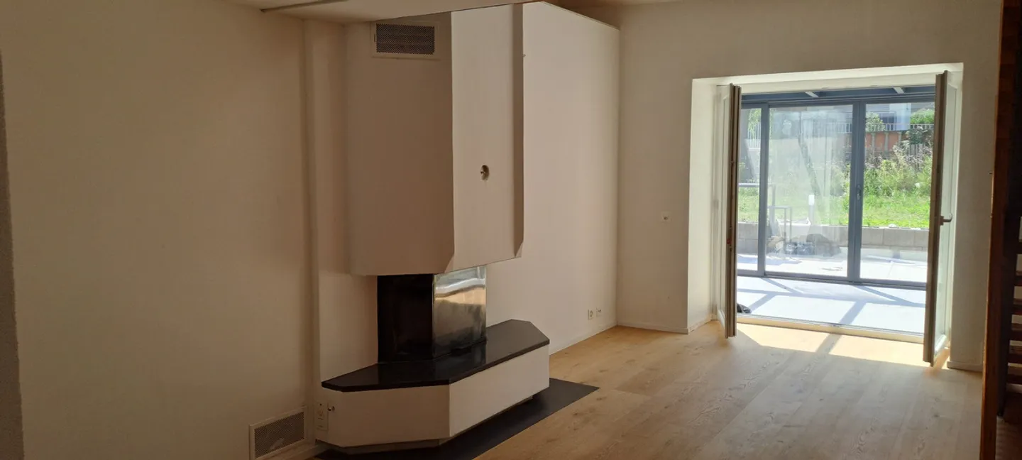 A Vendre 3 Pièces Pour Investisseur
Plein Centre
Evionnaz - Foto 4 di 37