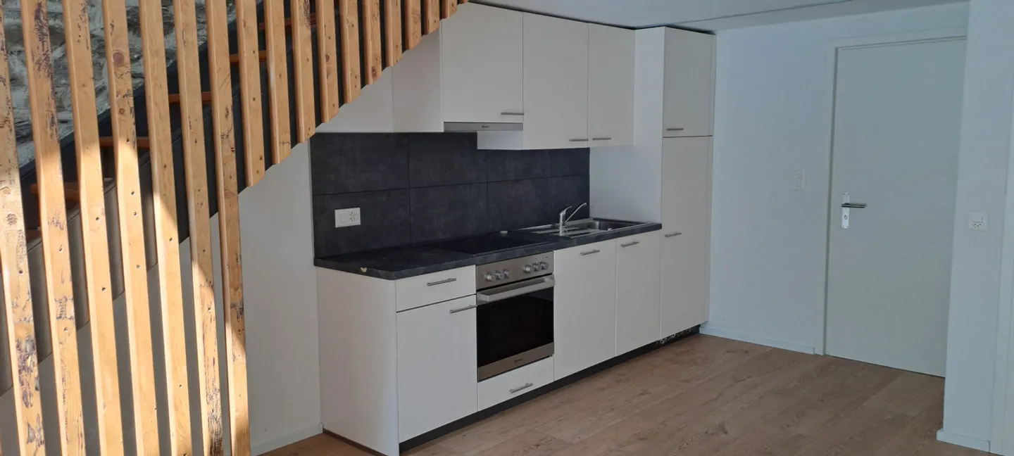A Vendre 3 Pièces Pour Investisseur
Plein Centre
Evionnaz - Foto 5 di 37