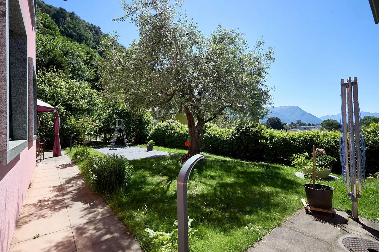 Mediterranean House with Garden - Photo 14 of 14