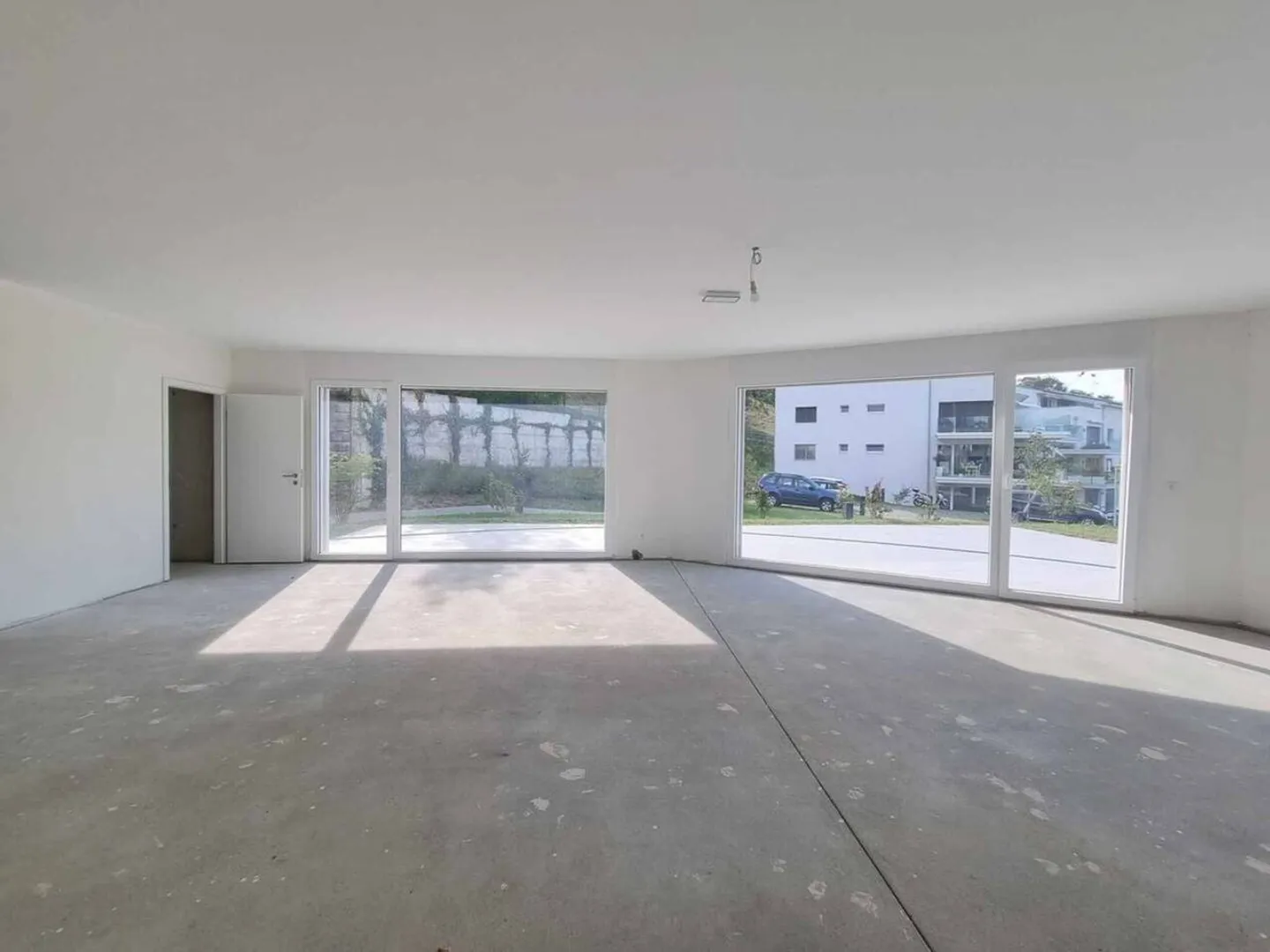 Espace Commercial Spacieux - Photo 4 sur 7