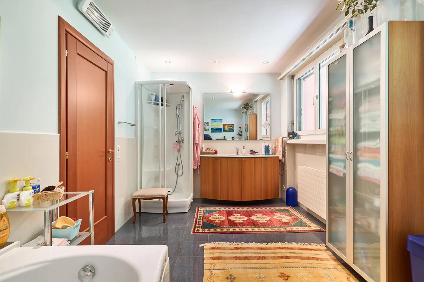 Mediterranean House with Garden - Photo 9 of 14