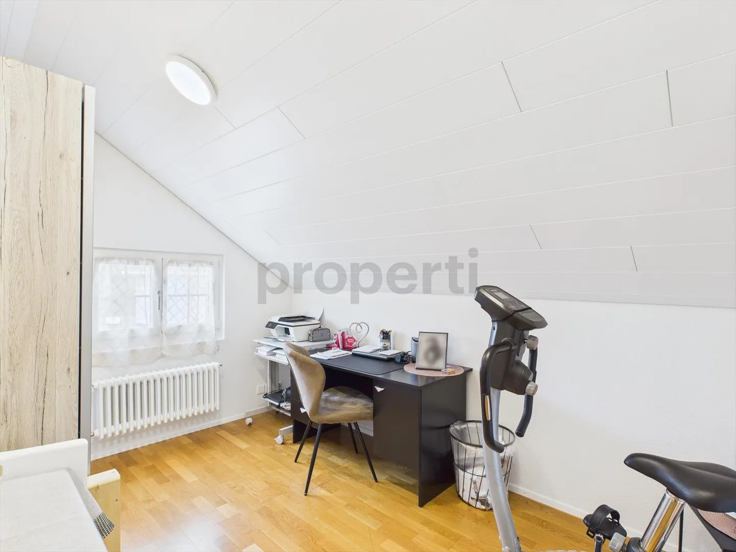 Helle und geräumige 4-Zimmerwohnung in 2-Familienhaus - Foto 6 von 12