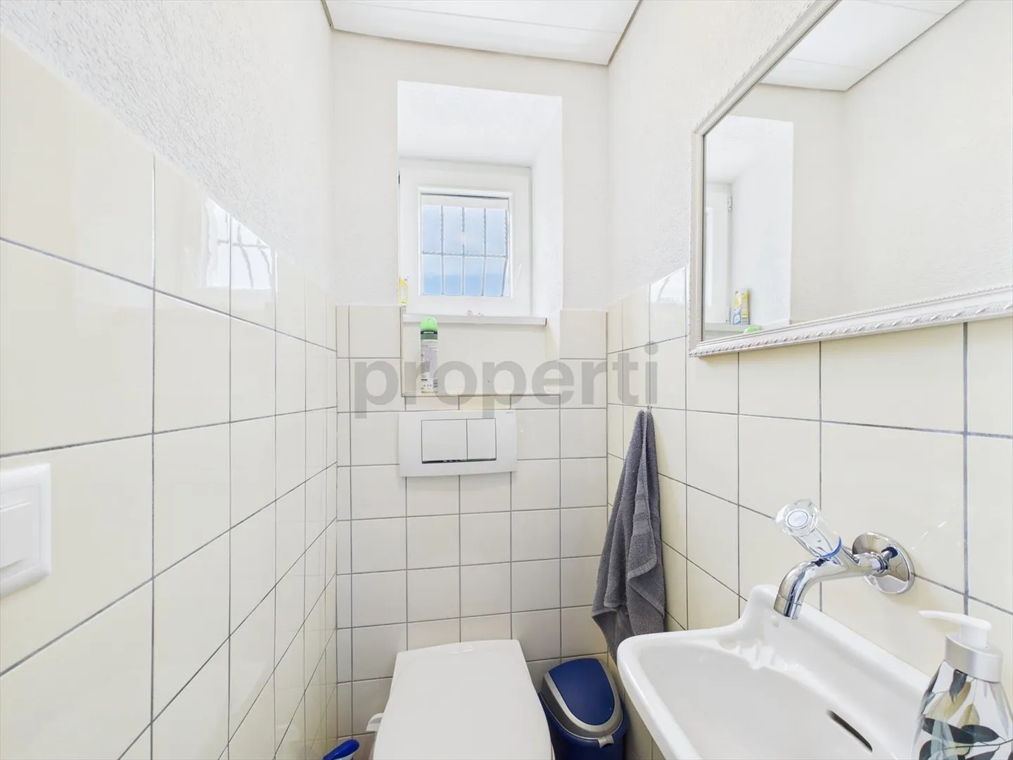 Helle und geräumige 4-Zimmerwohnung in 2-Familienhaus - Foto 8 von 12