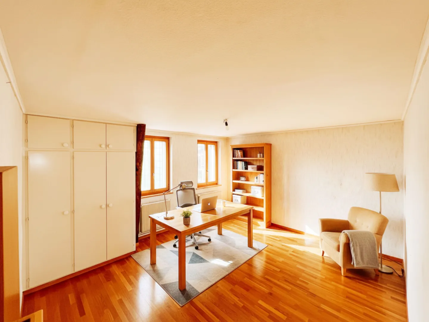 Charming 4.5-Room Apartment - Photo 2 of 4