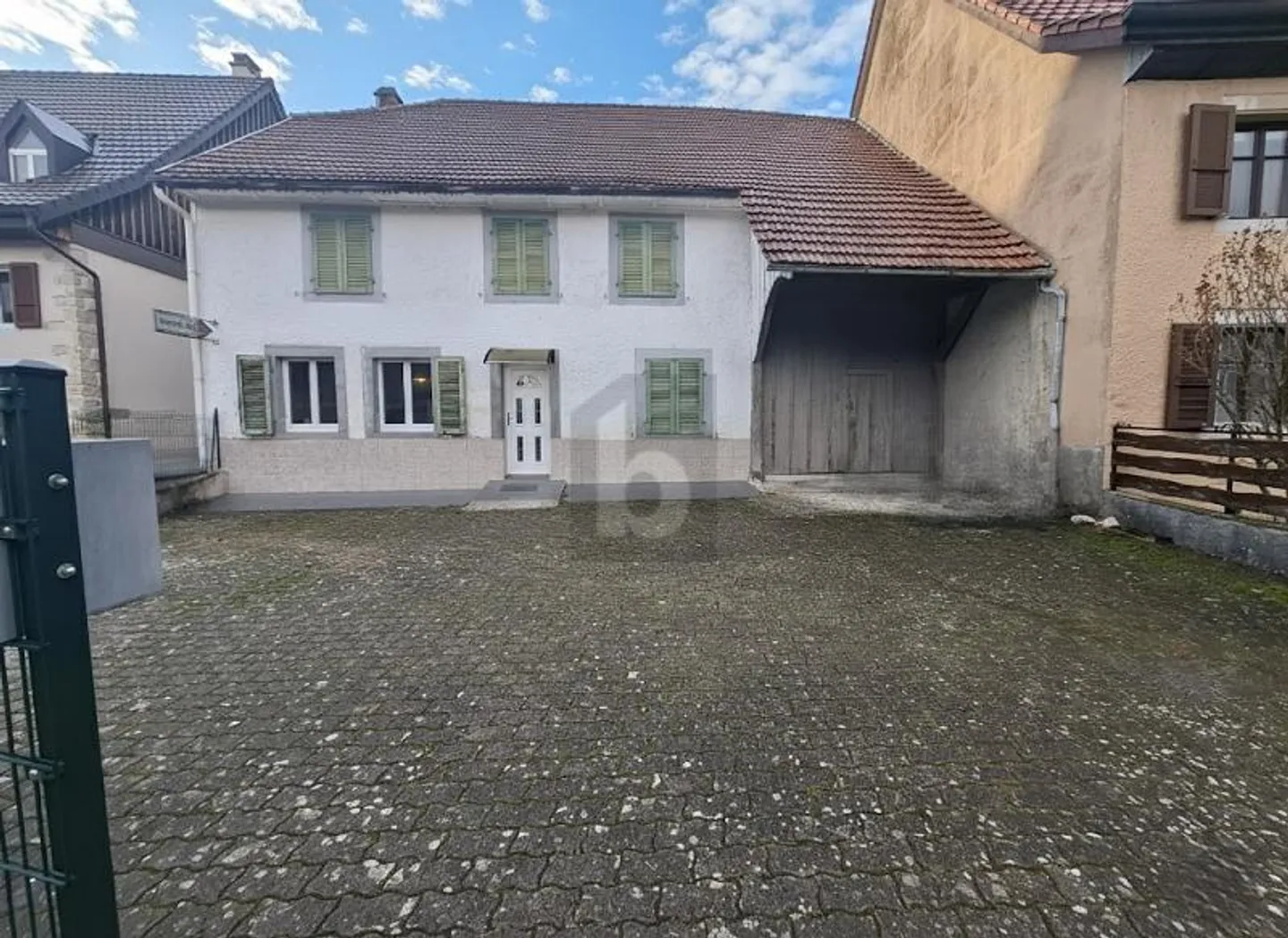 BEAU POTENTIEL, AU COEUR DU VILLAGE - Foto 5 di 6