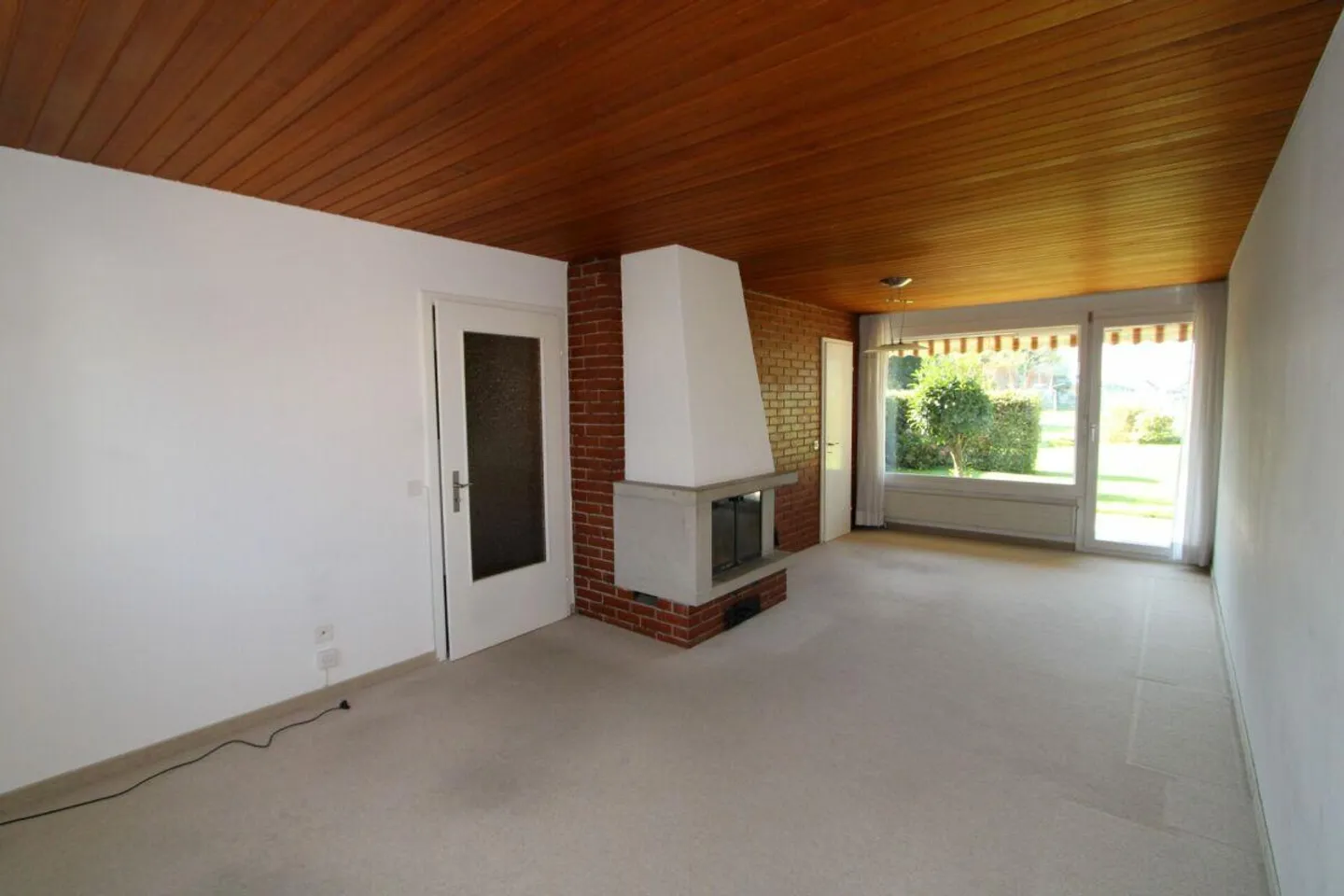 Schmuckes einseitig angebautes Einfamilienhaus - Foto 9 von 13