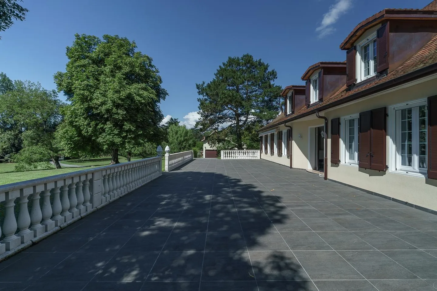 Villa spacieuse avec piscine - Photo 4 sur 26