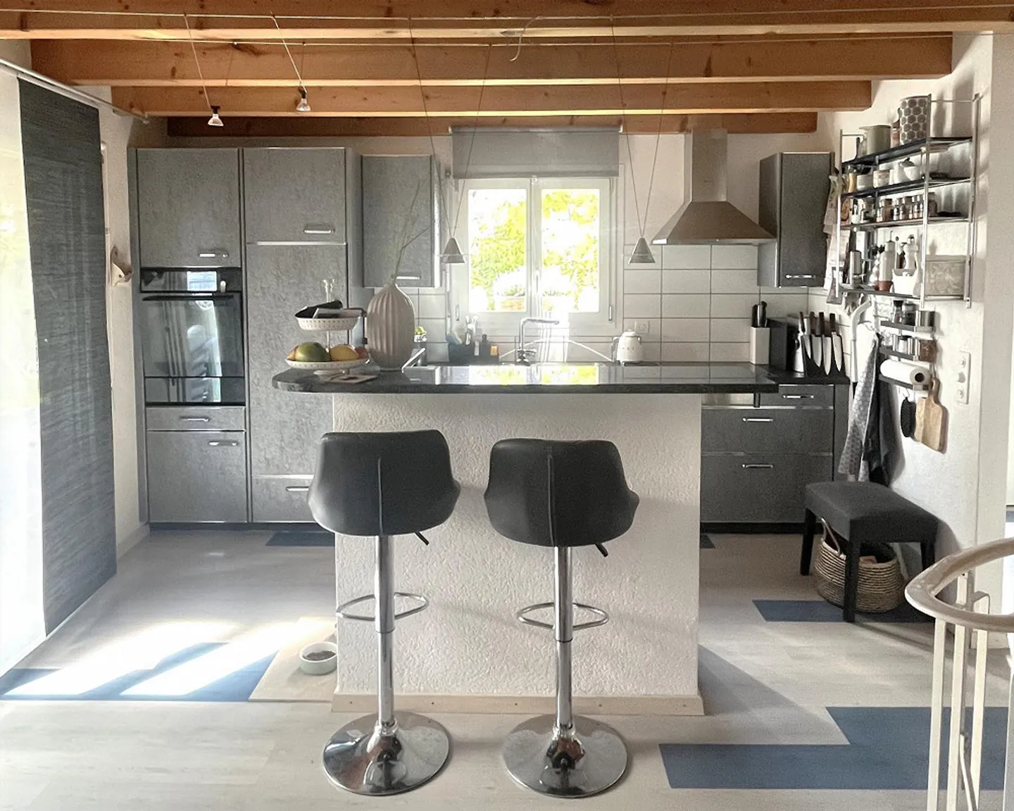 5-room single-family house with potential for individual living dreams. - Photo 4 of 18