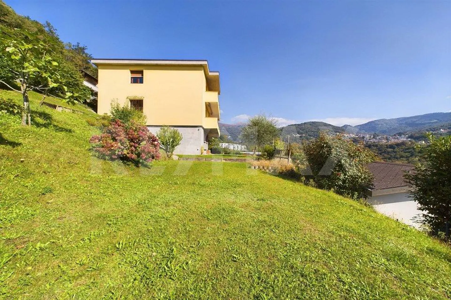 Penthouse attrayant dans le vert - Lugaggia, Capriasca - Photo 1 sur 13