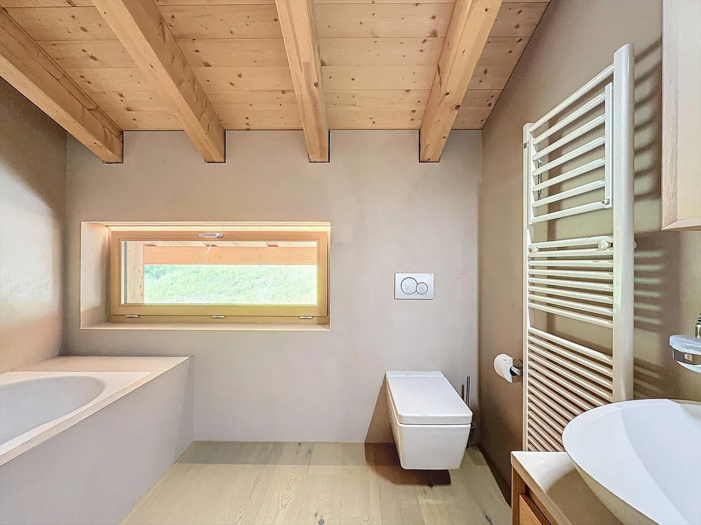 Beautiful 7.5 Room Chalet with Breathtaking Mountain Views - Photo 9 of 12