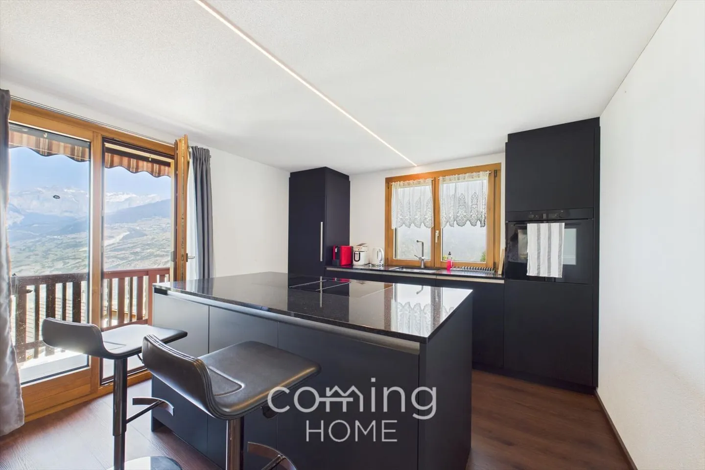 Stylish 3.5-room apartment in Ergisch with stunning views - Photo 3 of 10