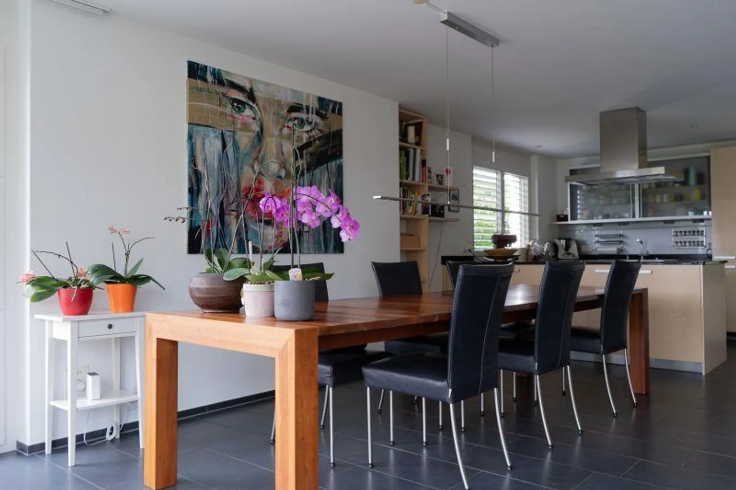 Attractive 6.5 Room Semi-Detached Family House in Central Location - Photo 8 of 24