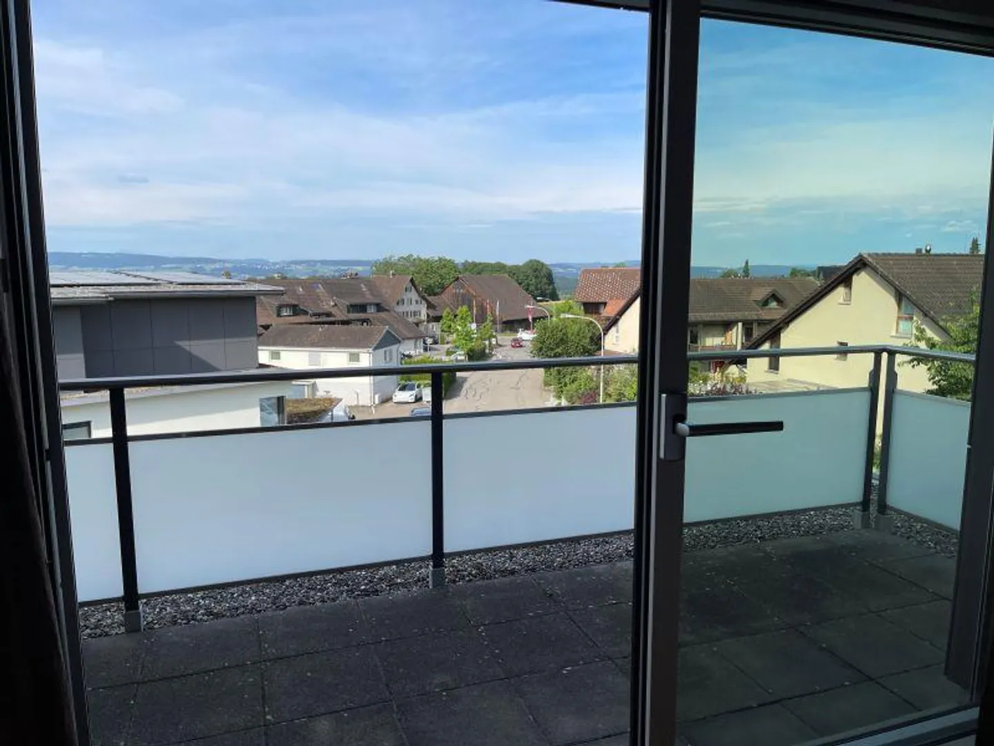 Attractive 6.5 Room Semi-Detached Family House in Central Location - Photo 22 of 24