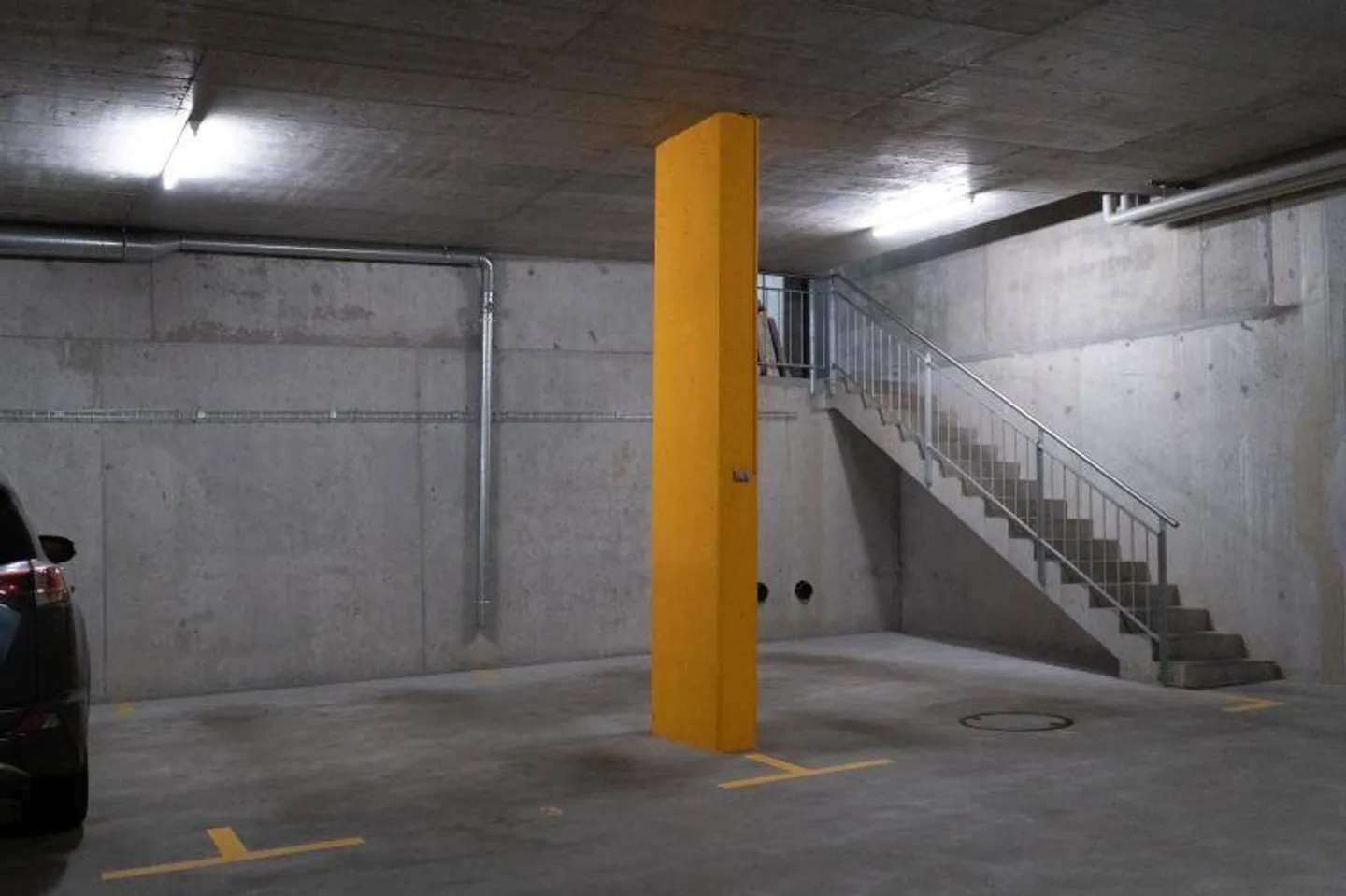 Attractive 6.5 Room Semi-Detached Family House in Central Location - Photo 24 of 24