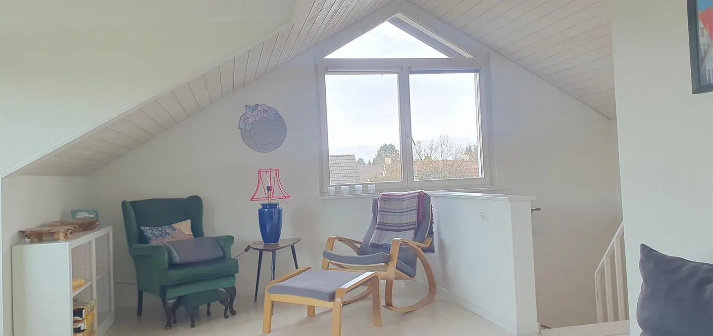 Idyllic 6.5 Room Single Family House with Large Garden in Binningen - Photo 3 of 23