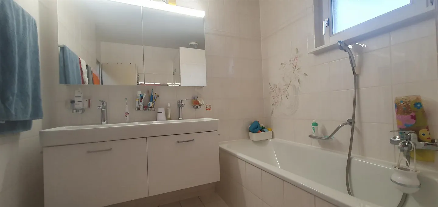 Idyllic 6.5 Room Single Family House with Large Garden in Binningen - Photo 10 of 23