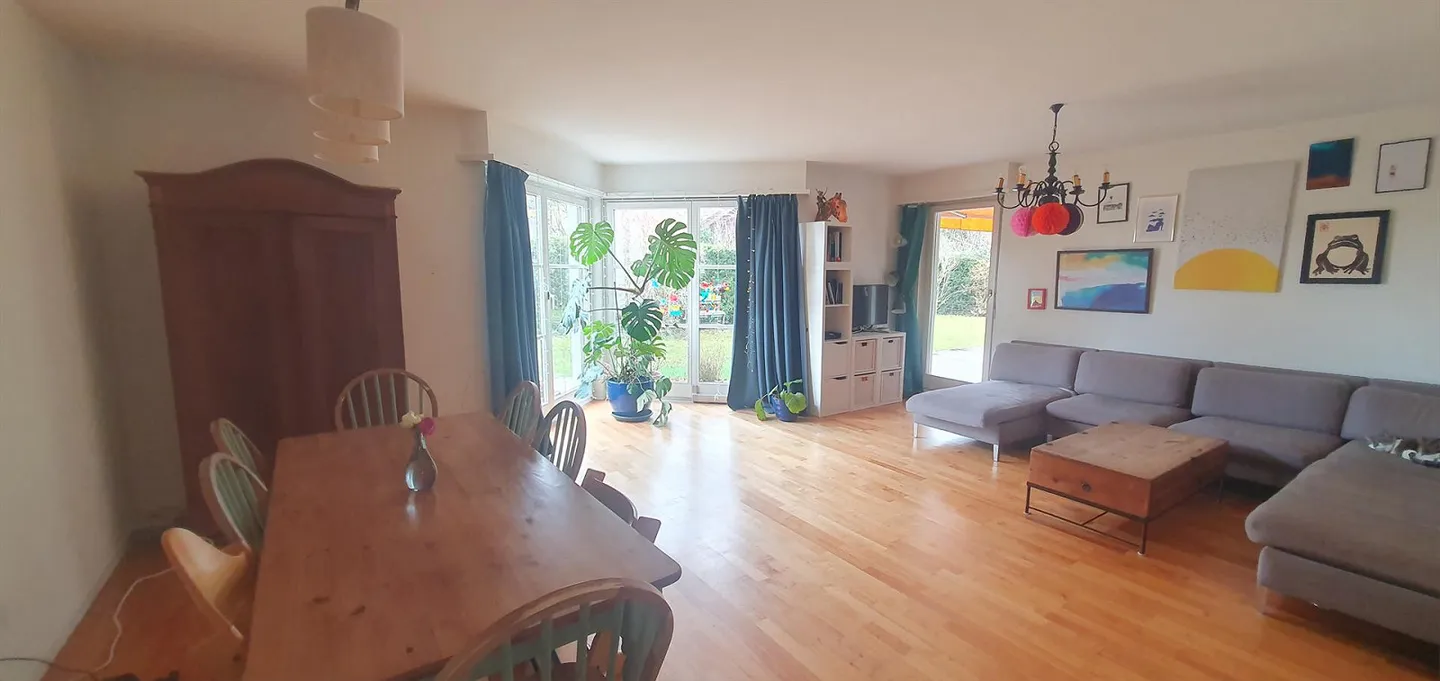 Idyllic 6.5 Room Single Family House with Large Garden in Binningen - Photo 14 of 23